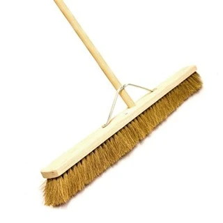 PLATFORM BRUSH NATURAL COCO BROOM C/W STAYED HANDLE 900MM 3 PLATFORM BRUSH NATURAL COCO BROOM C/W STAYED HANDLE 900MM